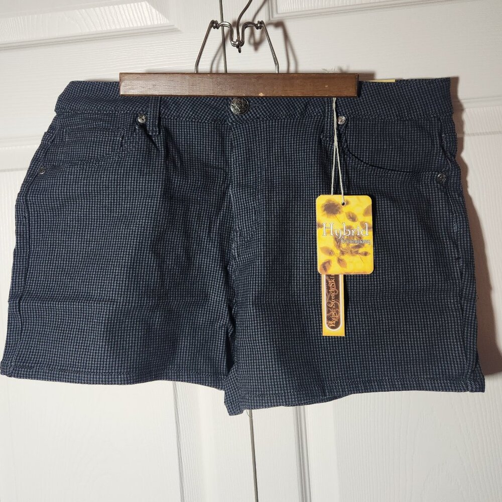 NWT Hybrid & Company Womens Perfectly Shaping Hyper Stretch Shorts XL